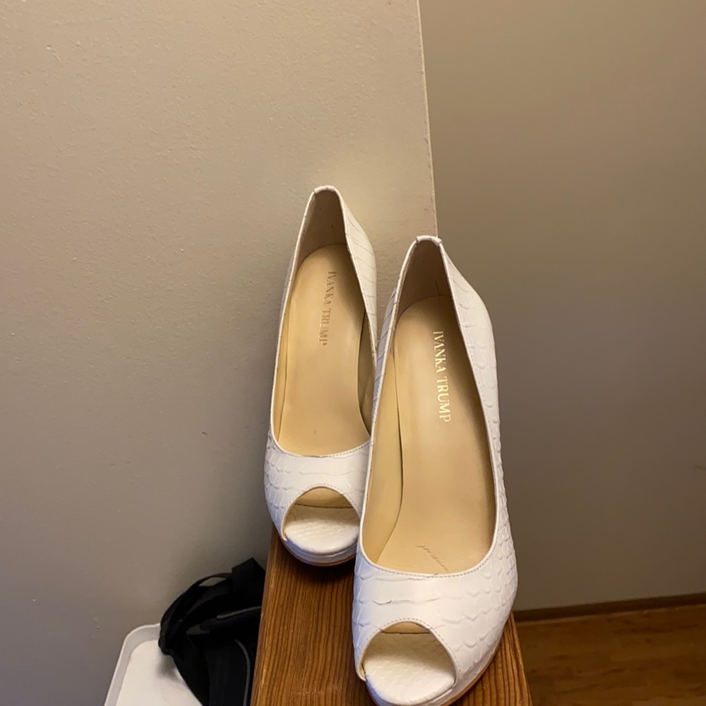Ivanka Trump White/Ivory Shoes